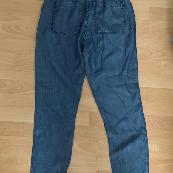 Cropped Flowy Pants - Picture 2 of 3